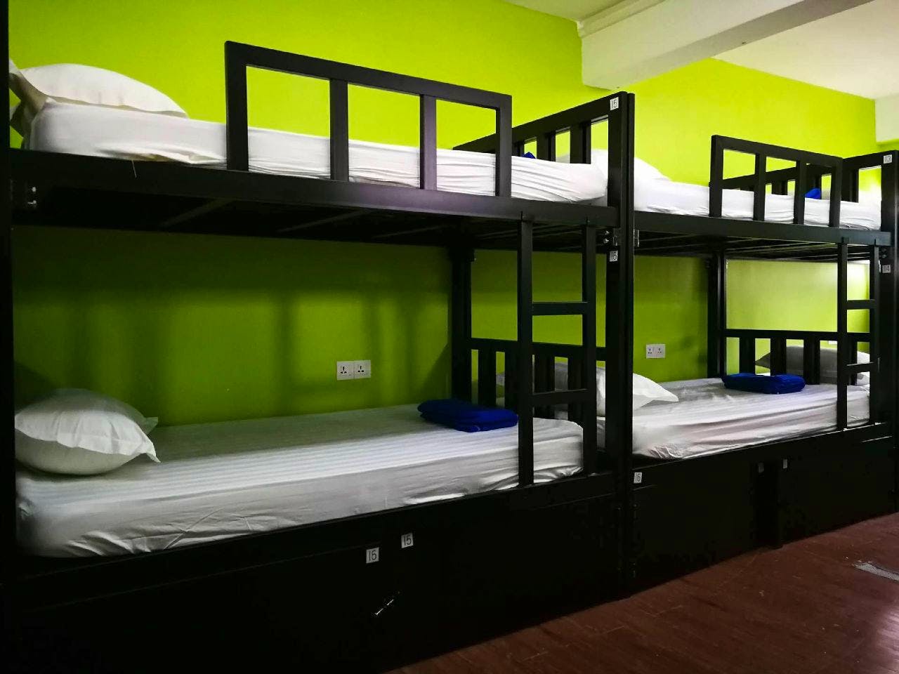 Single Bed In 18 Bed Dorm - Cozy Furnished House w/ Workspace - Gallery - 17
