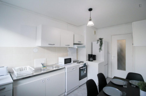 Beautiful and very bright room - 12m² - LY07