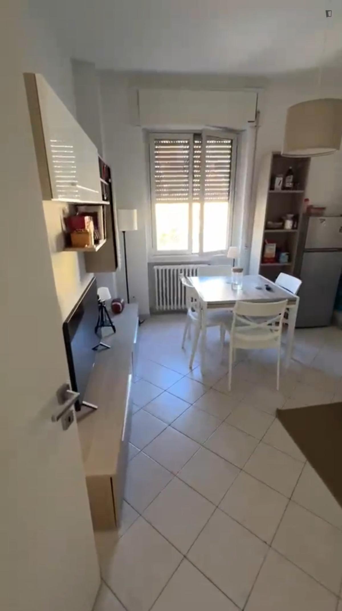 Bedroom With Balcony In Shared Apartment In Milan - 8