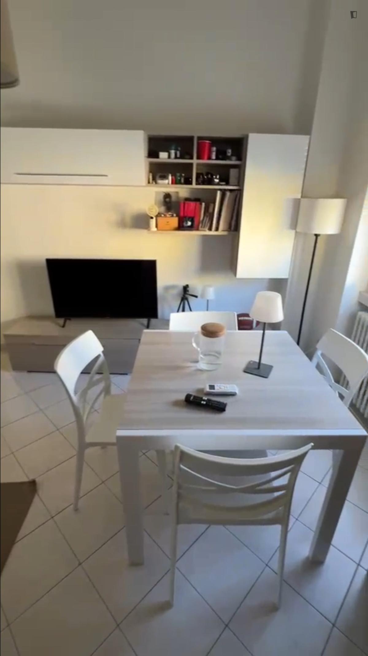 Bedroom With Balcony In Shared Apartment In Milan - 9
