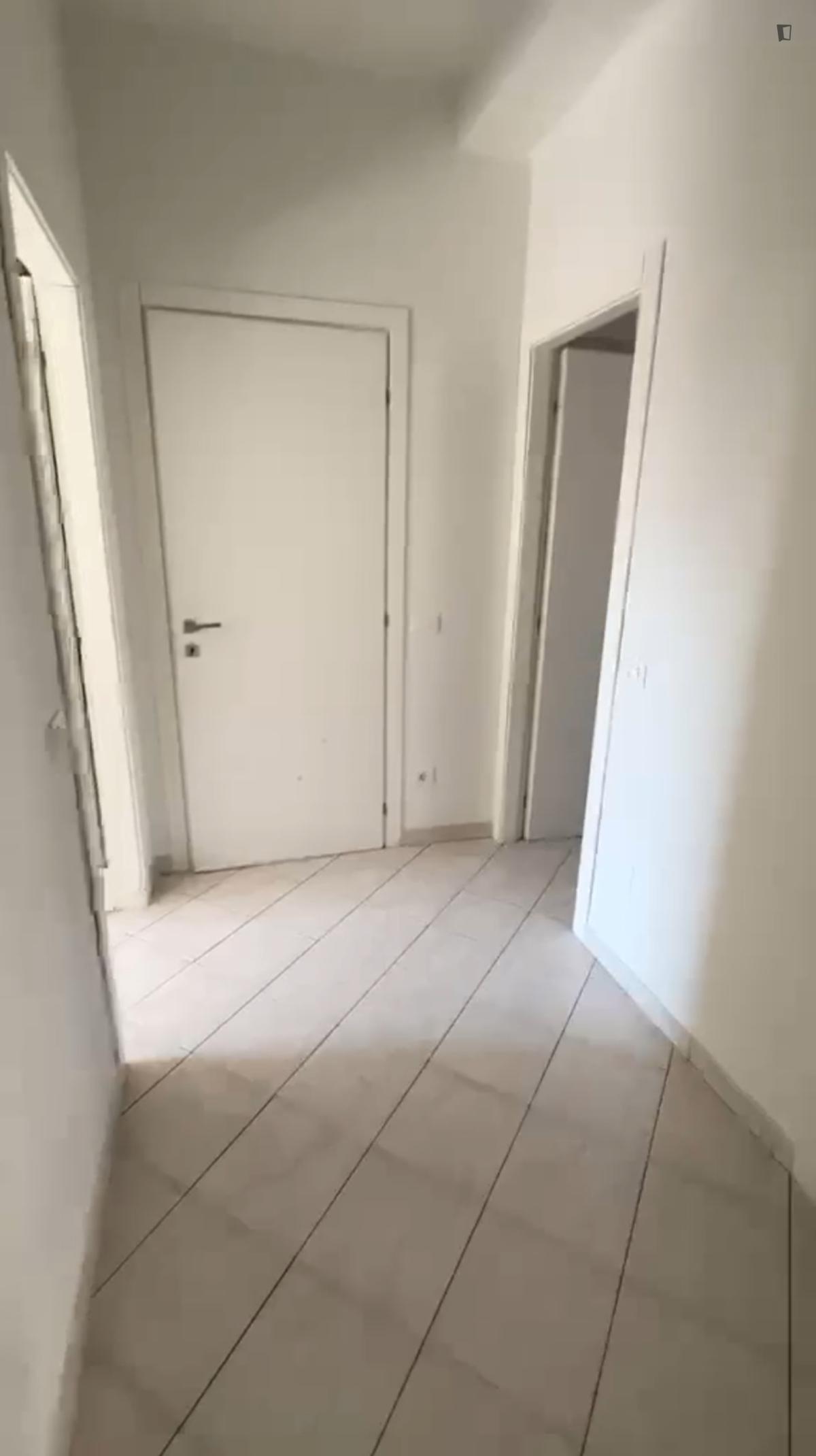 Bedroom With Balcony In Shared Apartment In Milan - 1