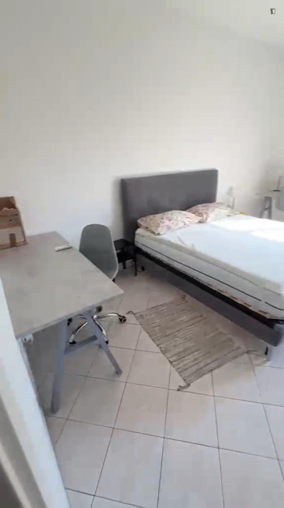 Bedroom With Balcony In Shared Apartment In Milan - 15