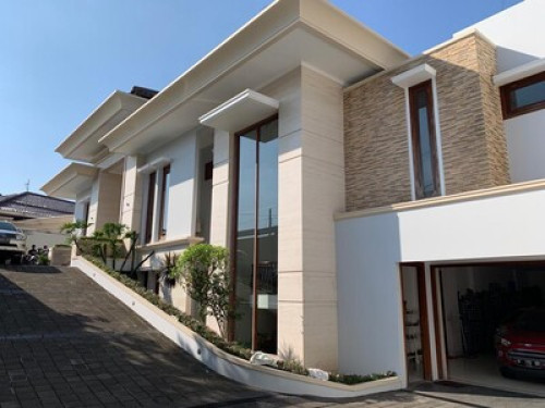 A Luxorious Homestay In Semarang!!