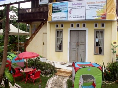 Travel in Bunga Matahari Indonesia - Gallery - 8