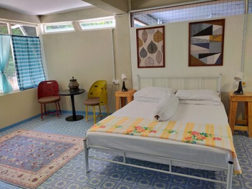 Quirky 1 bedroom in village
