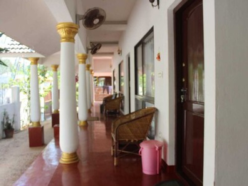 Stay in Marari beach sea shore