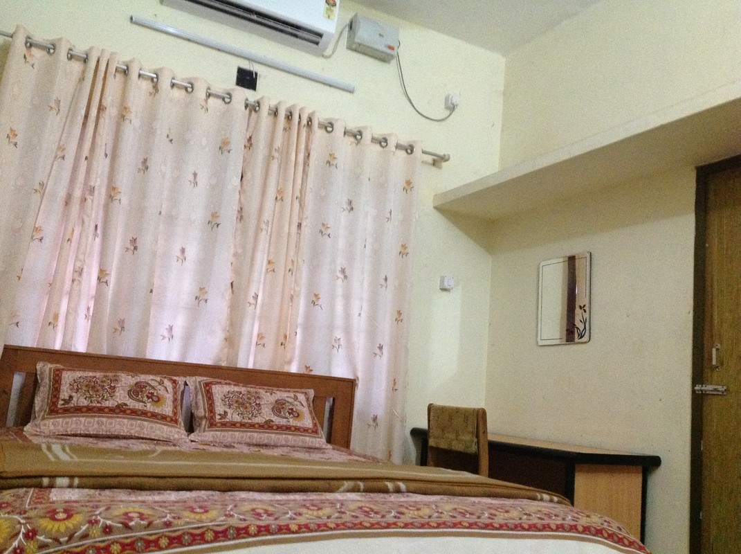 Master Bedroom Plus 2 Bedrooms(Single Bed) - 1