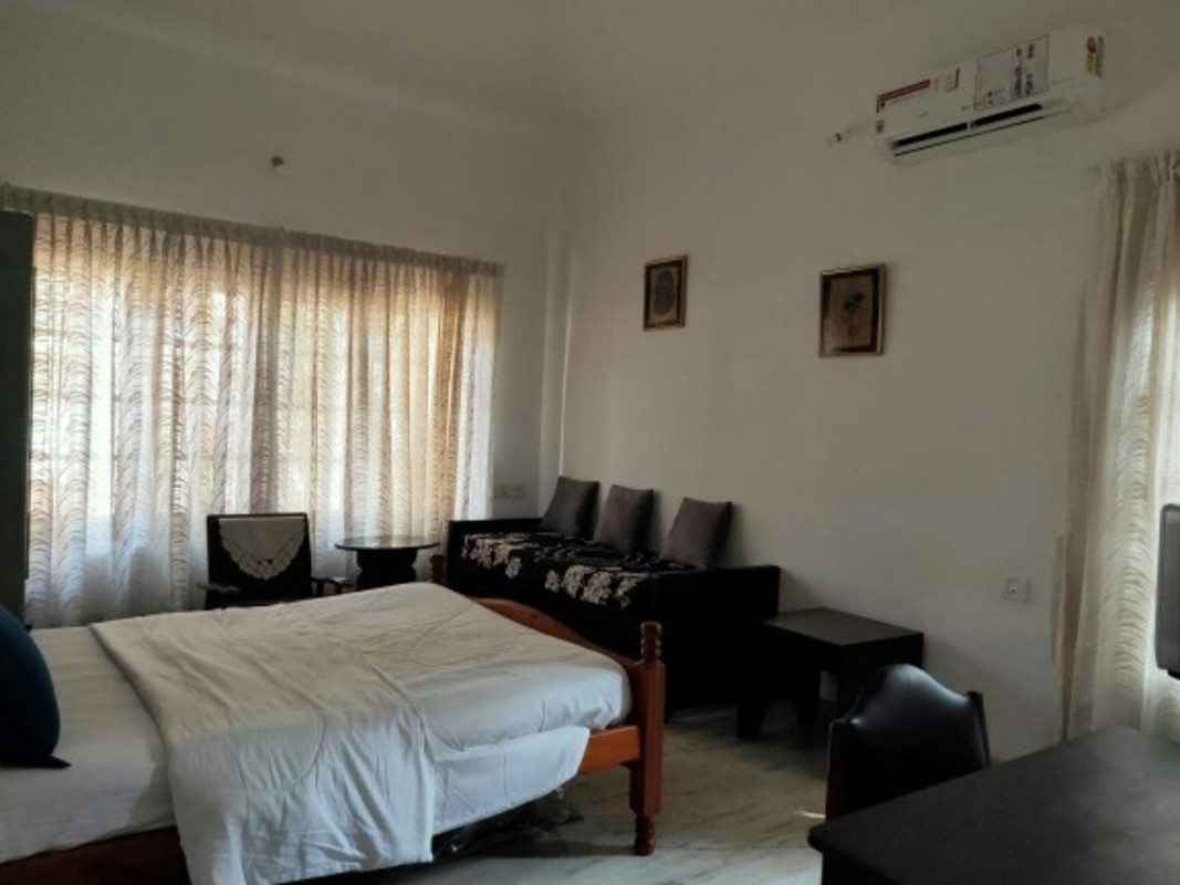 Family Room(Full Room) - 1