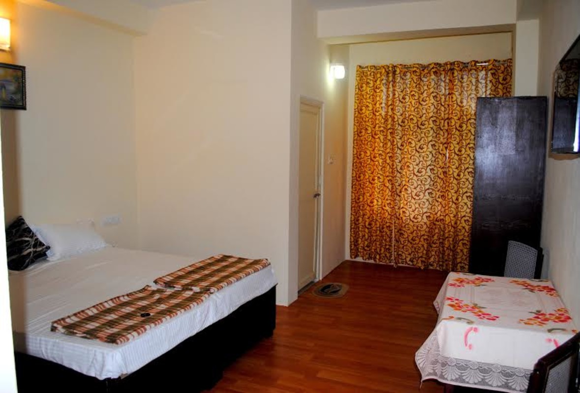 Family Room(Full Room) - 1