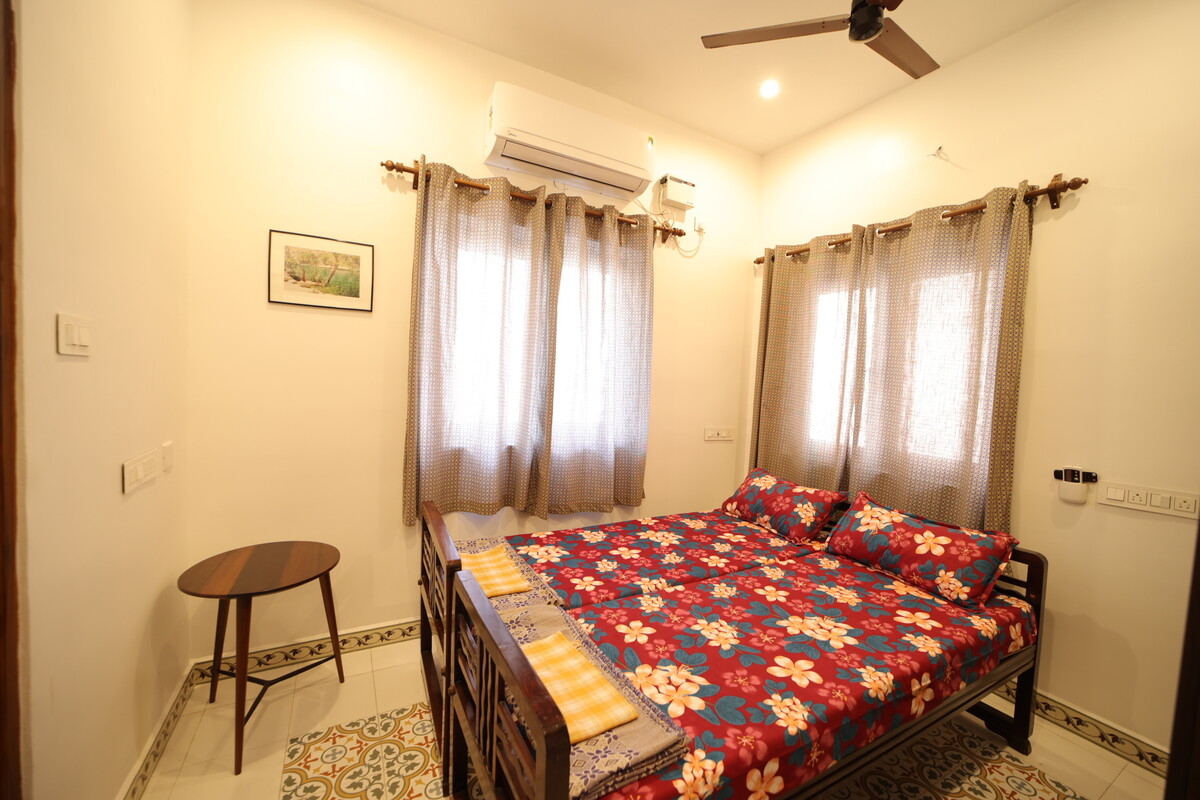  Bedroom 1(Full Room) - 1