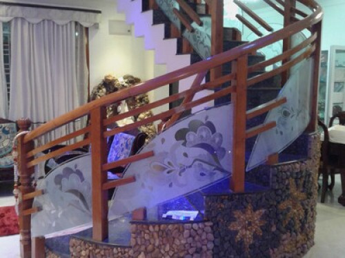 12 ft round window and lavish home! - Gallery - 25