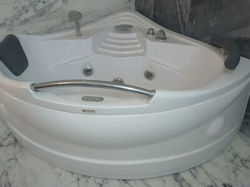 12 ft round window and lavish home! - Gallery - 8