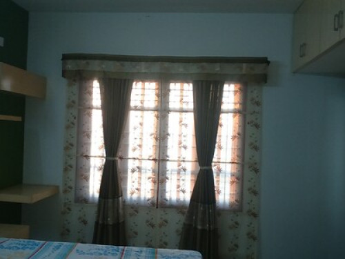 12 ft round window and lavish home! - Gallery - 14
