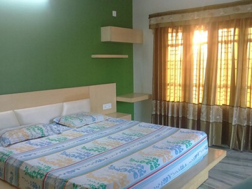 12 ft round window and lavish home! - Gallery - 2