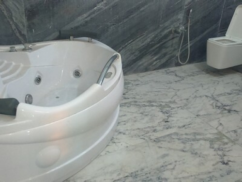 12 ft round window and lavish home! - Gallery - 10