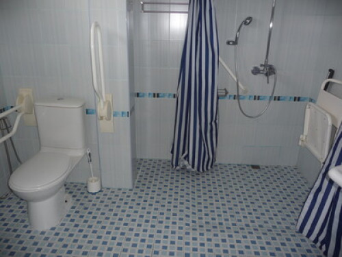Luxury pool villa for disabled - Gallery - 12