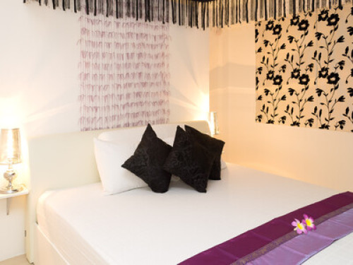 White Elegance & a Touch of Romance - Gallery - 5