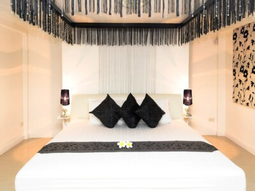 White Elegance & a Touch of Romance - Gallery - 24