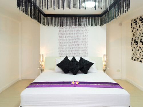 White Elegance & a Touch of Romance - Gallery - 4