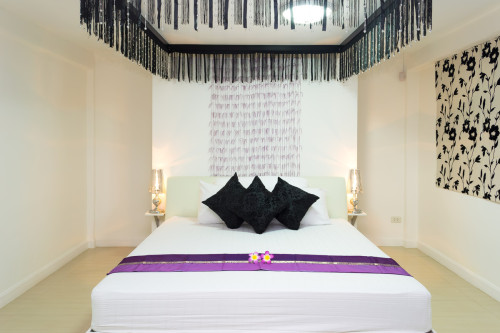 White Elegance & a Touch of Romance - Gallery - 40