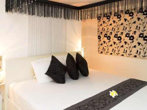 White Elegance & a Touch of Romance - Gallery - 44