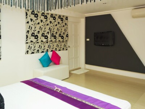 White Elegance & a Touch of Romance - Gallery - 6