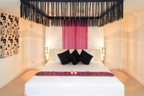 White Elegance & a Touch of Romance - Gallery - 33