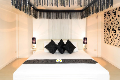 White Elegance & a Touch of Romance - Gallery - 37