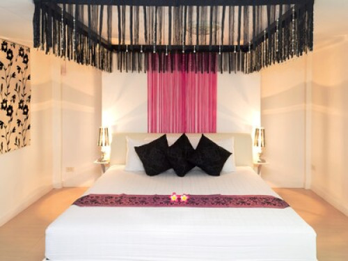 White Elegance & a Touch of Romance - Gallery - 23