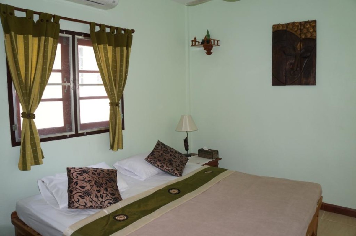 Spacious Open Plan Bedroom(Full Room) - 1