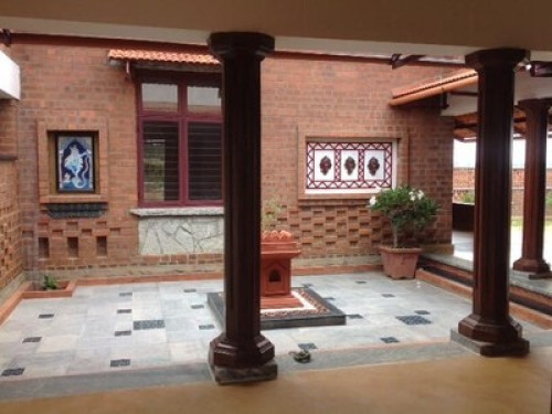 Spacious courtyard home  - Gallery - 22