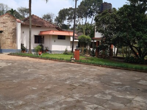 Coffee Estate Home - Gallery - 4