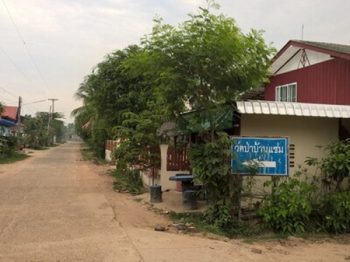 central in village in rural Isan - Gallery - 12
