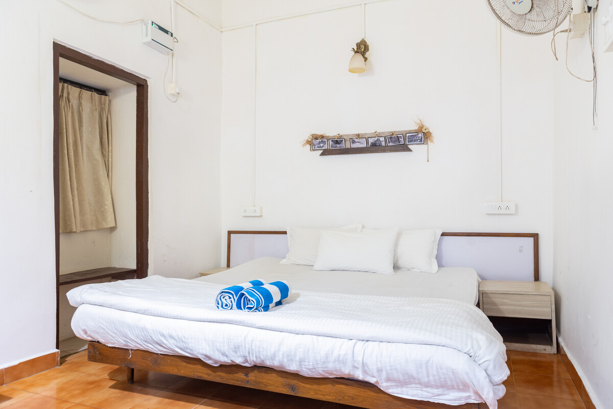 Room 2(Single Bed) - 1