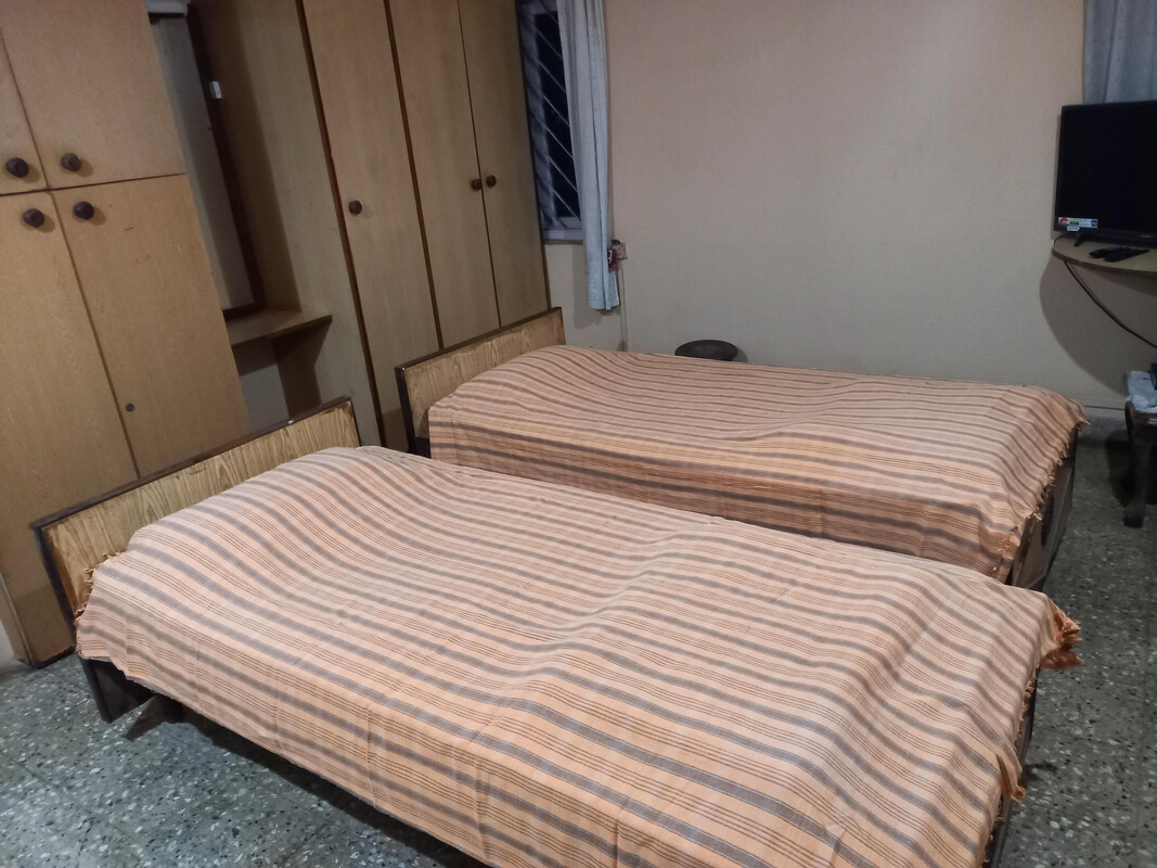 1 (Full Room) - 1