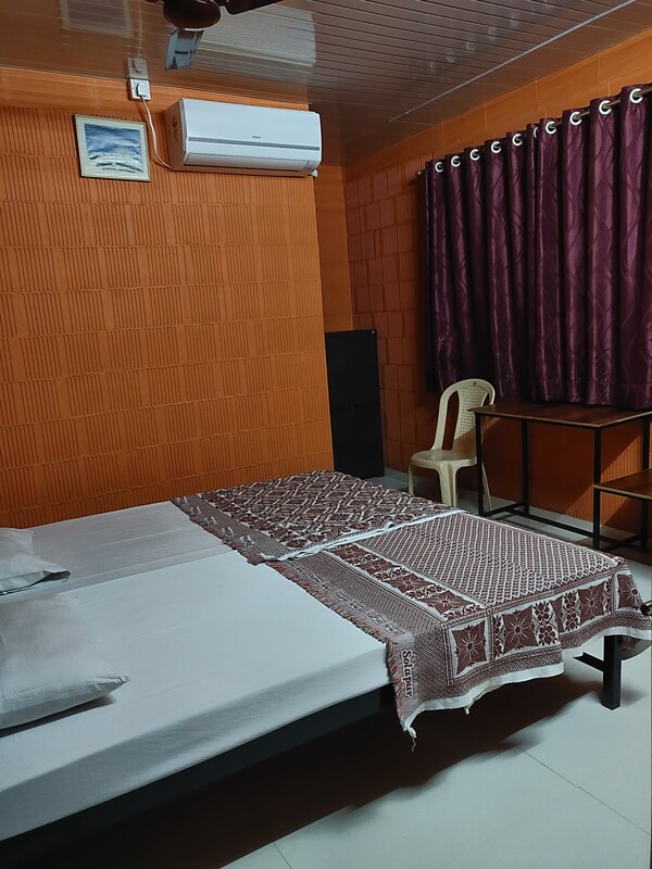 Room No VI(Single Bed) - 1