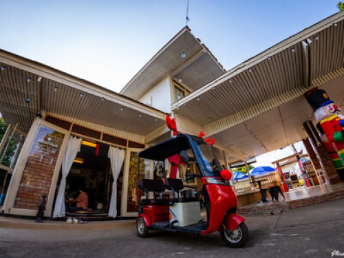Cozy-Creative Corner in Old Phrae - Gallery - 9
