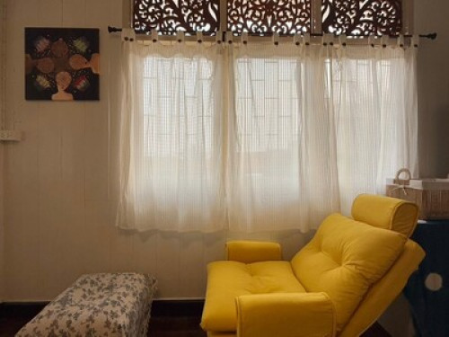 Cozy-Creative Corner in Old Phrae - Gallery - 11