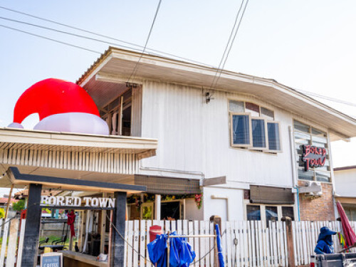 Cozy-Creative Corner in Old Phrae - Gallery - 8