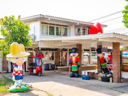 Cozy-Creative Corner in Old Phrae - Gallery - 10