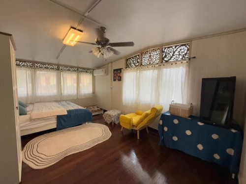Cozy-Creative Corner in Old Phrae - Gallery - 16