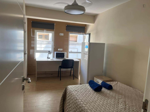 Room in Calle Fermín Caballero, Cuenca for 200 m² with 6 bedrooms - Gallery - 2