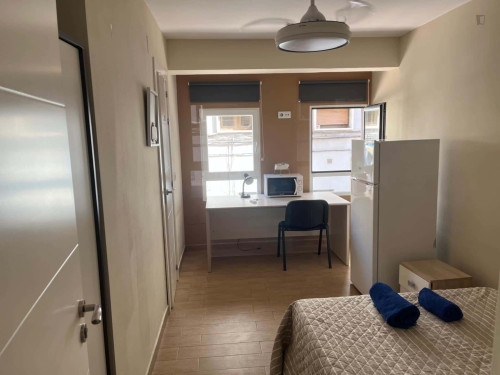Room in Calle Fermín Caballero, Cuenca for 200 m² with 6 bedrooms - Gallery - 3