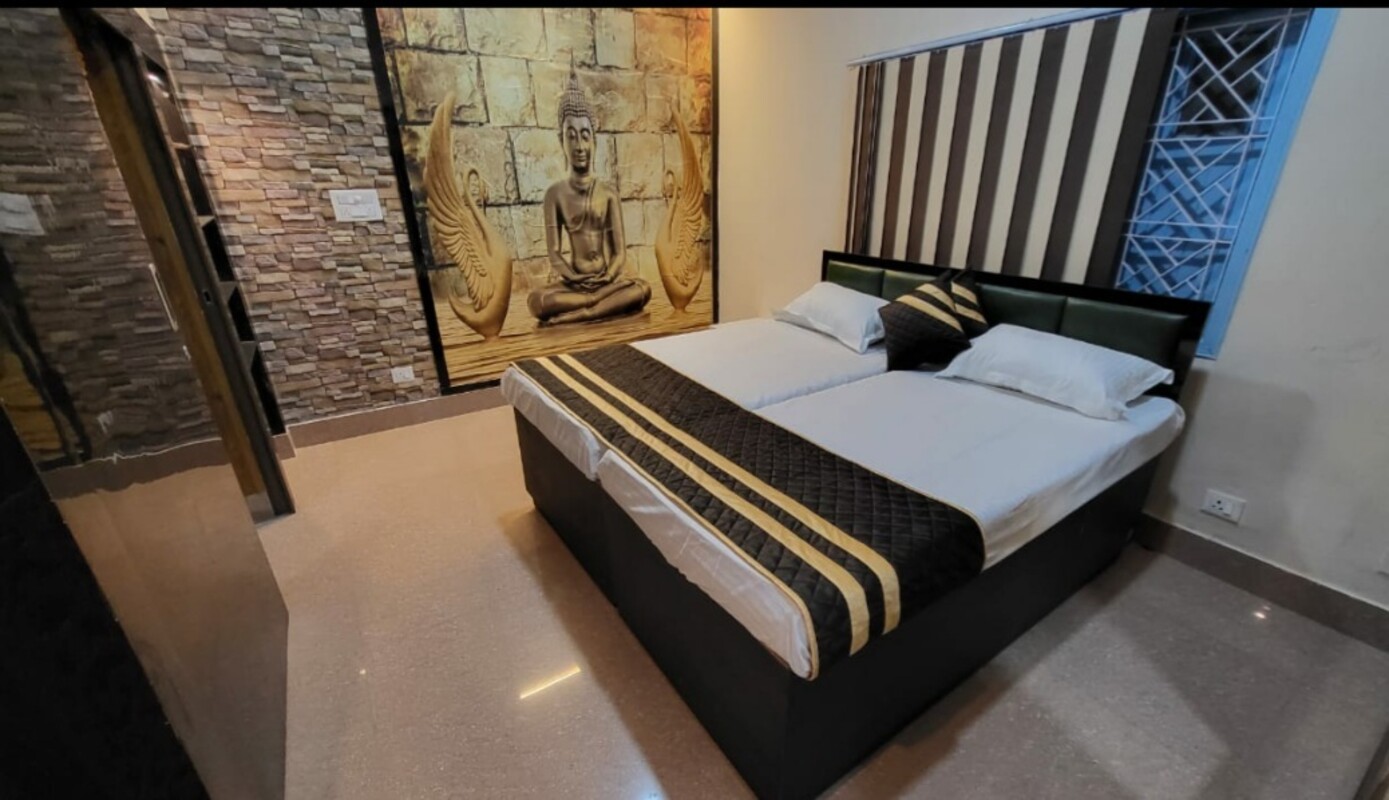 Room No 1(Full Room) - 1