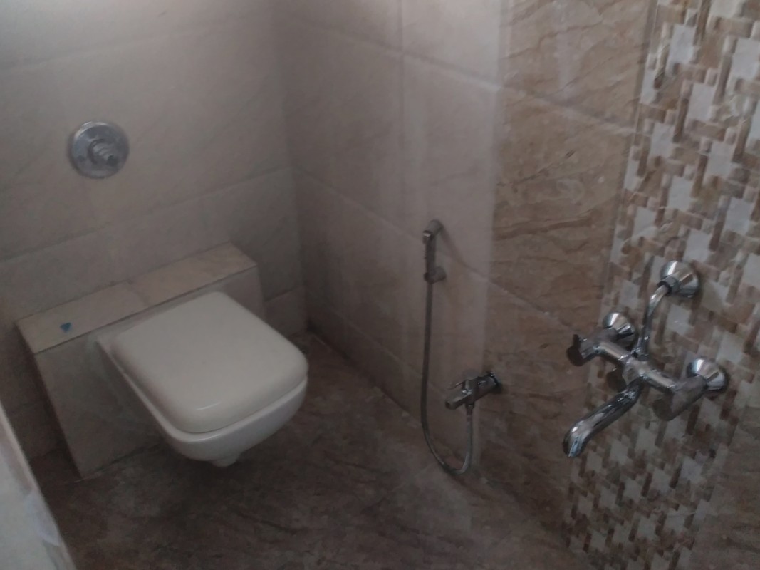 Doubal Bed, Attech TV, Wardrobe, Toilet (Single Bed) - 1