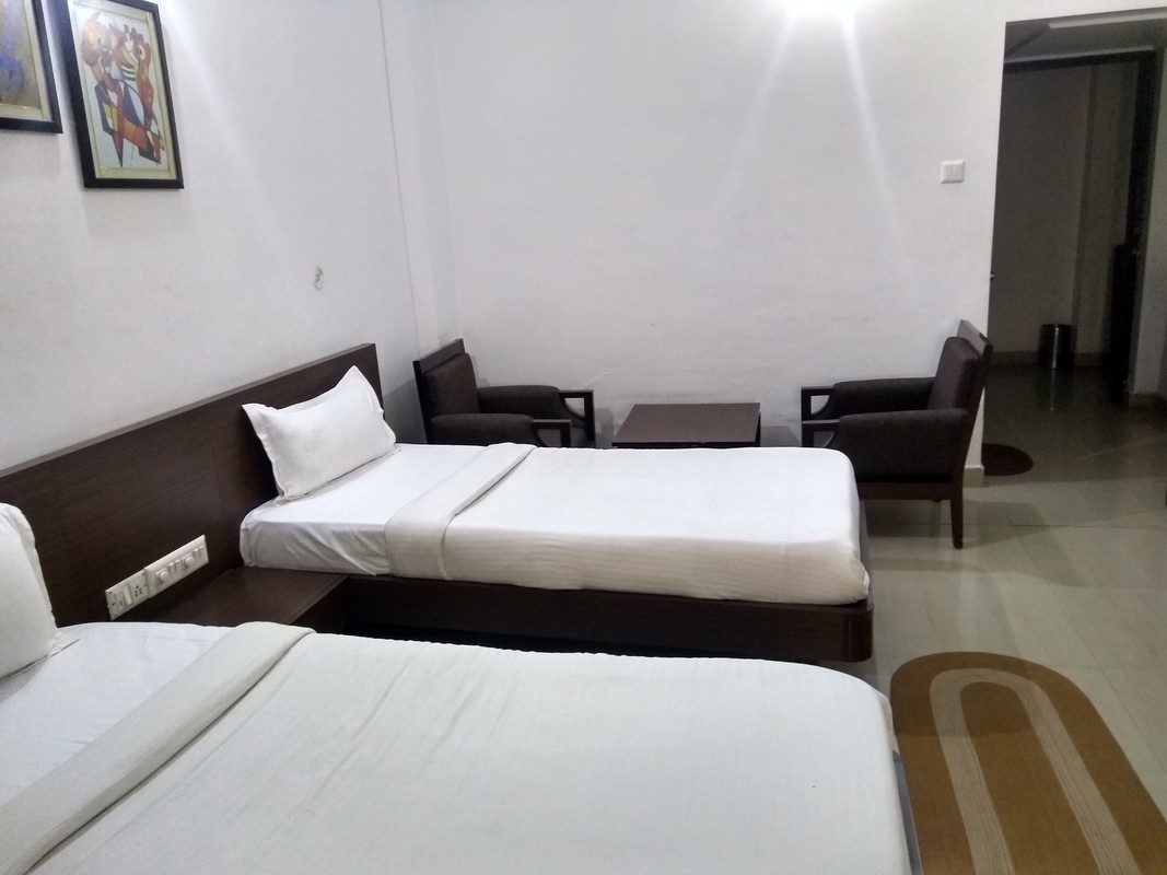 A Well Furnished Twin Room With An Extra Floor Mattress (if Asked For On Extra Price)(Full Room) - 1
