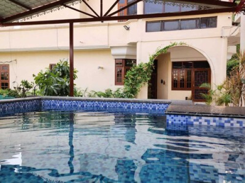 Param Country Home with Pool - Gallery - 2