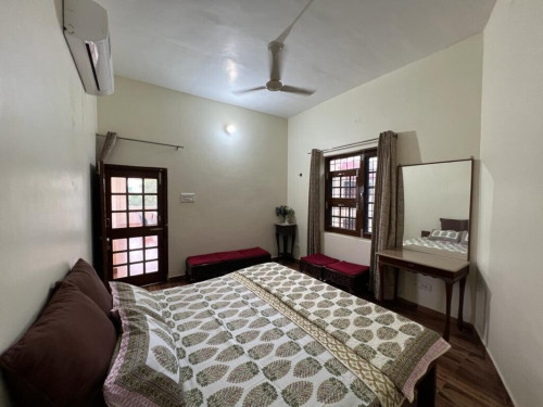 Param Country Home with Pool - Gallery - 5