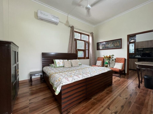 Param Country Home with Pool - Gallery - 6