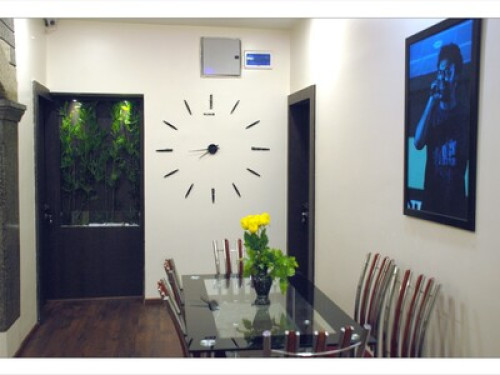 A Clean,Airy,Elegant Bunglow. 